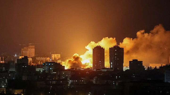 Thủ đô Ukraine mất điện sau đòn tập kích của Nga